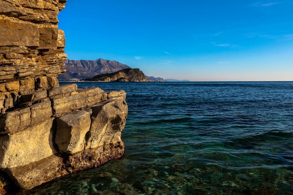 Explore uk campsites: enrich your adventure with fascinating historical tours and inspiring talks