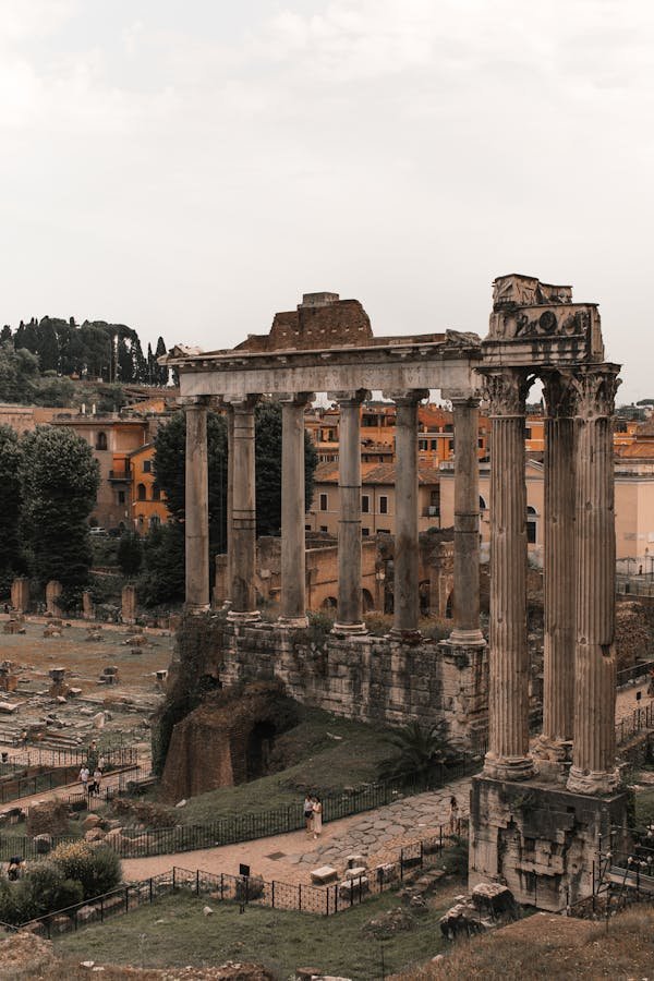 Essential guide to visiting the roman forum: key tips and insights